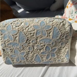 Elegant Lace Floral Women's Make up Bag